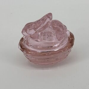 VTG Mini Pink Glass Bunny Rabbit on Nest Basket Salt Cellar Trinket Jewelry Box